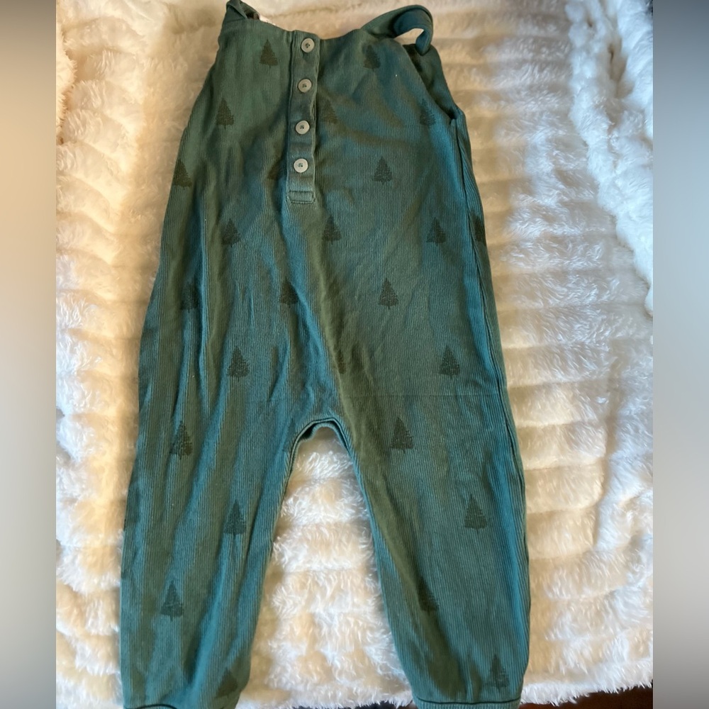Kate Quinn Christmas tree overalls